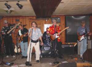 The Blues Drifters and Guest Guitarist Steve Griffen making a statement.